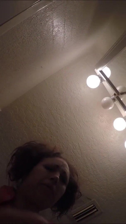 Emotionaler moment von "Steck deine zunge in meine pissige muschi"