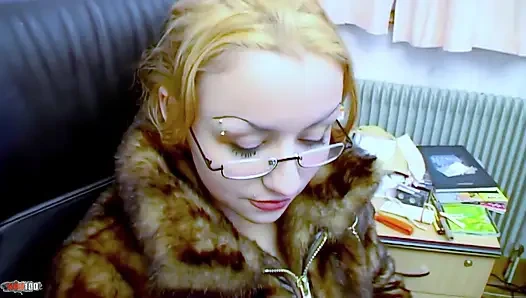 Krystal Wallas sekretärin mit mehreren aufgaben