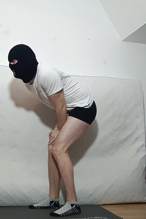 Sie Macht Meine Eier Beim Ballbusting Kaputt