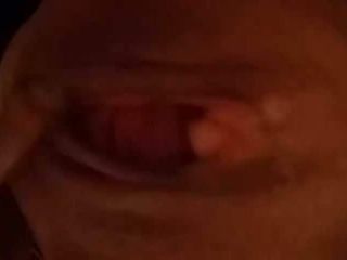 Masturbação close-up grande buceta molhada, esguicho
