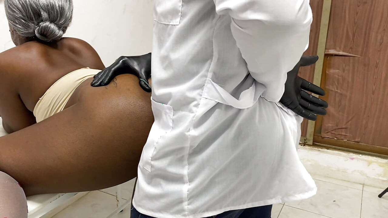 Granny slut gets fucked by the perverted doctor