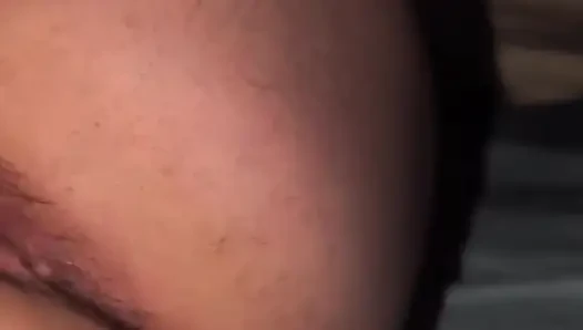 Biseksüel çift için ayak işini ve göt zevkini takip eden inanılmaz ateşli ayak parmaklarını emiyor