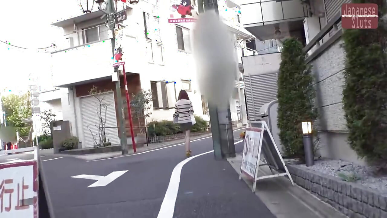 圧倒的な快感と終わりのないバイブレーターの遊びが、完全に降伏するまで続く