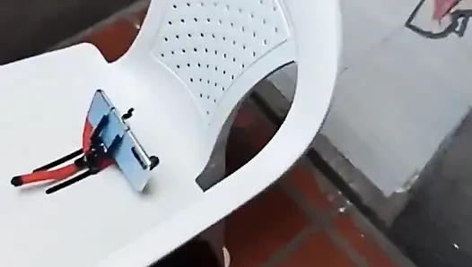 Моя соседка во дворе принимает ванну с невероятными сиськами с богатой задницей эта брюнетка богиня она находится в Канаде I