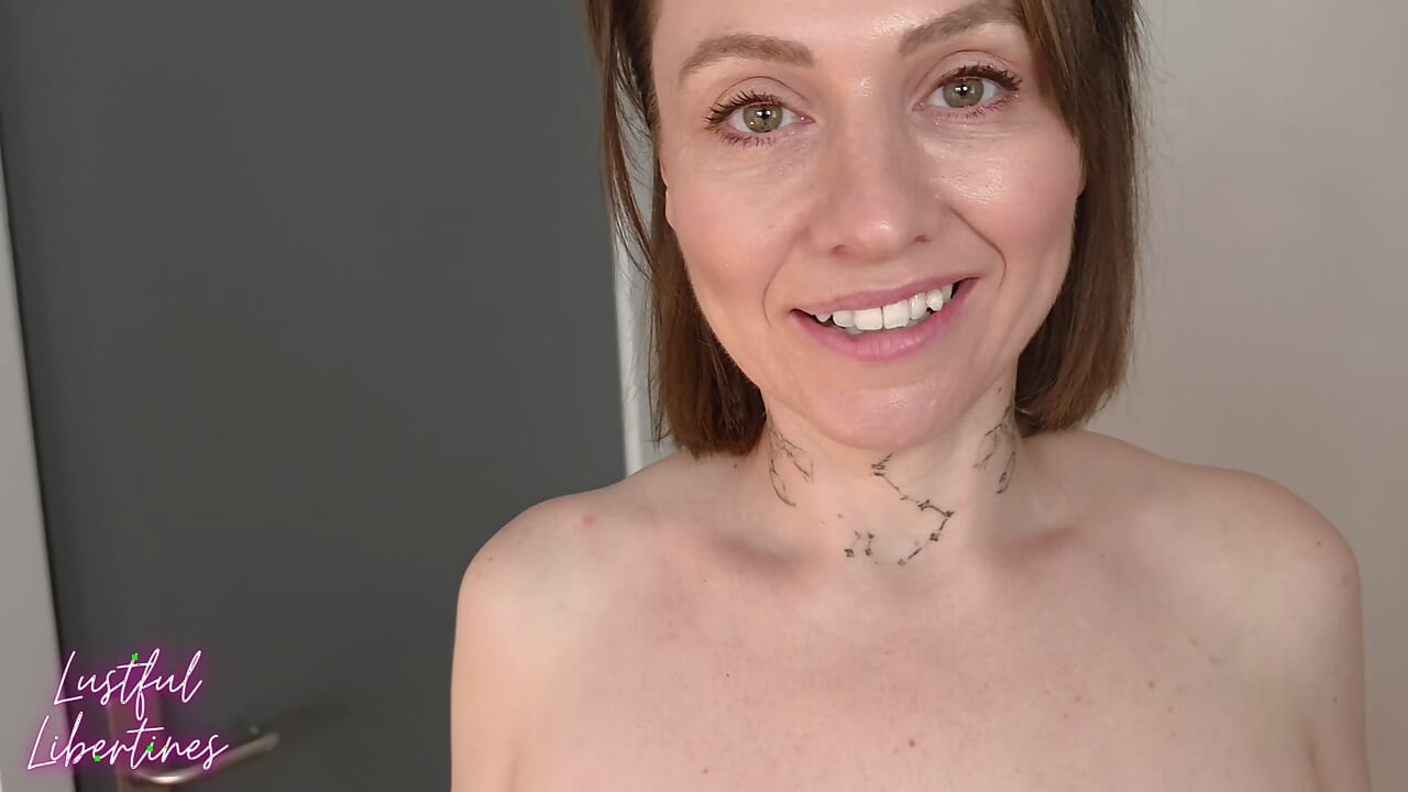 I accidentally booked my Stepmom, why didn't she leave? Her mature hairy MILF pussy was soaking at the thought of fucking me
