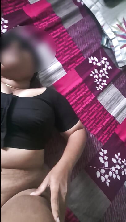 Sexy Desi Housewife in Black Blouse Hard Fucked & Pussy Creampied