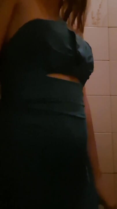 ¡mi Mujer Deja El Trabajo Y Se Pasa En El Cine Porno Chupando Y Recibiendo Eyaculaciones De Desconocidos!