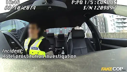 Fake cop - birkaç lezbiyenle bakış açısı üçlü seks