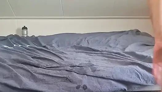 Yalnız eşcinsel yumruk dildo - kendi götünü parçalıyor