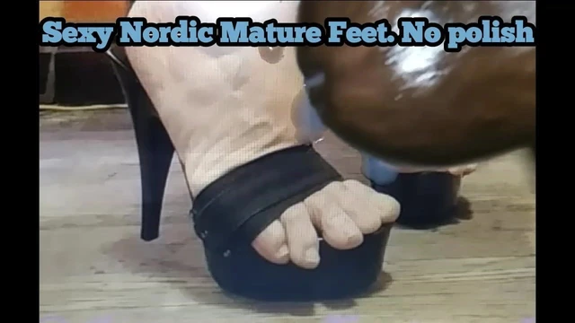 Sexy Nordic Mature Feet
