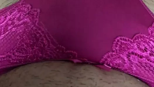 Mit Vibrator im Arsch in den Tanga gewixxt