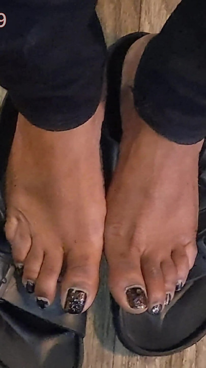 Nikkis frecher broadway, erster bBW footjob mit größe 11