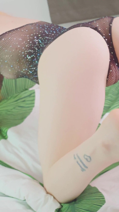 Fishnet & Barefeet Footjob by Goddess Karneli