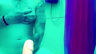 Dildo pod tušem, Wap gledaj kako jašem dildo sav mokar