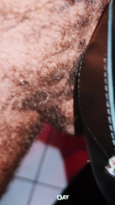 Mixed Breed Straight Bogoss zmienia moje gardło w cipkę, ruchając usta z głową wyrzuconą z powrotem, aż opróżni się na dnie