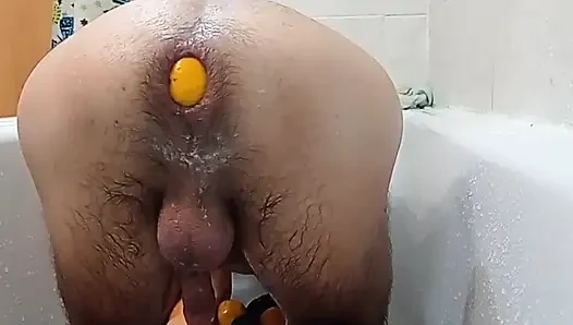 Mulat mandalina ile dildoyla götten sikişiyor
