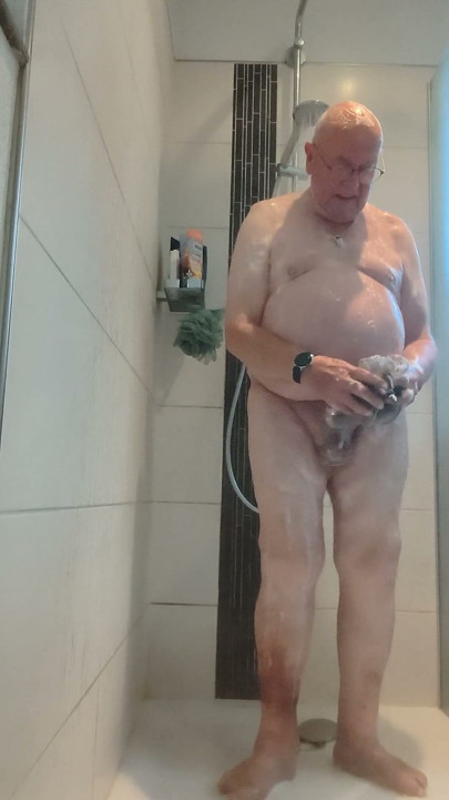 Crossdressing Nd Shower From Close