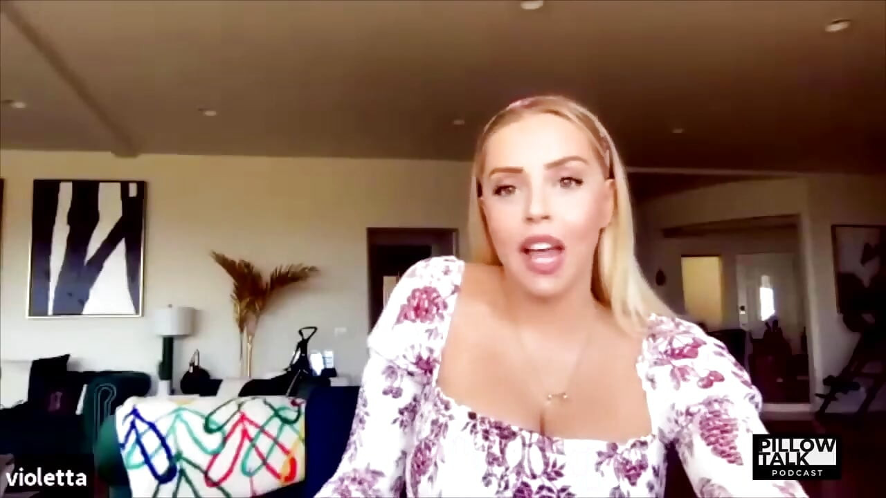 Violet Benson se vuelve real con la coanfitra Francesca Farago
