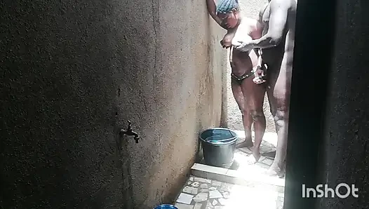 Duşta sevişmenin tadı daha iyidir. Bu yüzden Diane her zaman duşu cinsel buluşma yerimiz olarak seçiyor