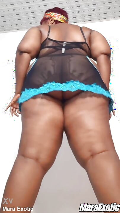 Pantat bahenol mara si cewek eksotis dengan lingerie jaring-jaring lagi asik masturbasi sampai muncrat