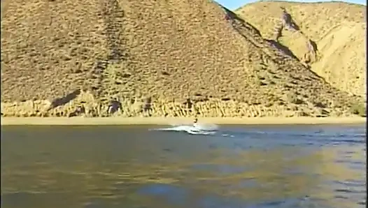 Sahilde üçlü sikiş