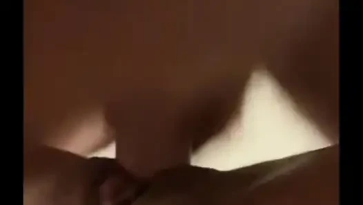 Orta yaşlı seksi kadın genç adamla sikişiyor