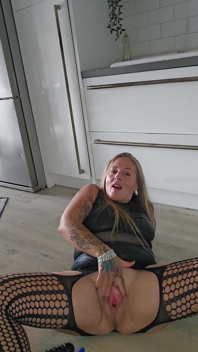 Lost Toy in Pussy-Self Fisting | Clip 2