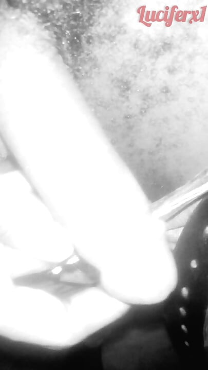 คุณต้องดูน้ําเงี่ยนไหลเยิ้มดําใหญ่ดีนี้