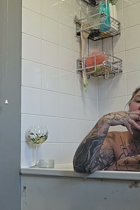 Come Relax with Chey! Smoking Fetish
