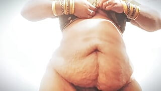 Desi Bhabhi Shows Her Body to Her Boyfriend Fucking the Ass Pussy