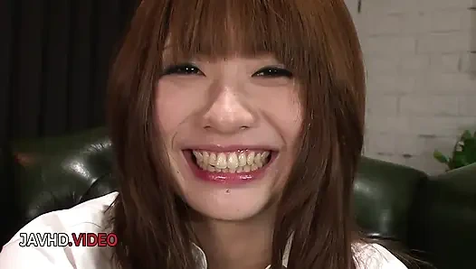 Yaramaz jav tatlı orta yaşlı seksi kadın mami yuuki tutkuyla ateşli bir şekilde sakso çekiyor