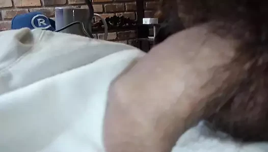 Süt dolu büyük penisli genç Kolombiyalı porno
