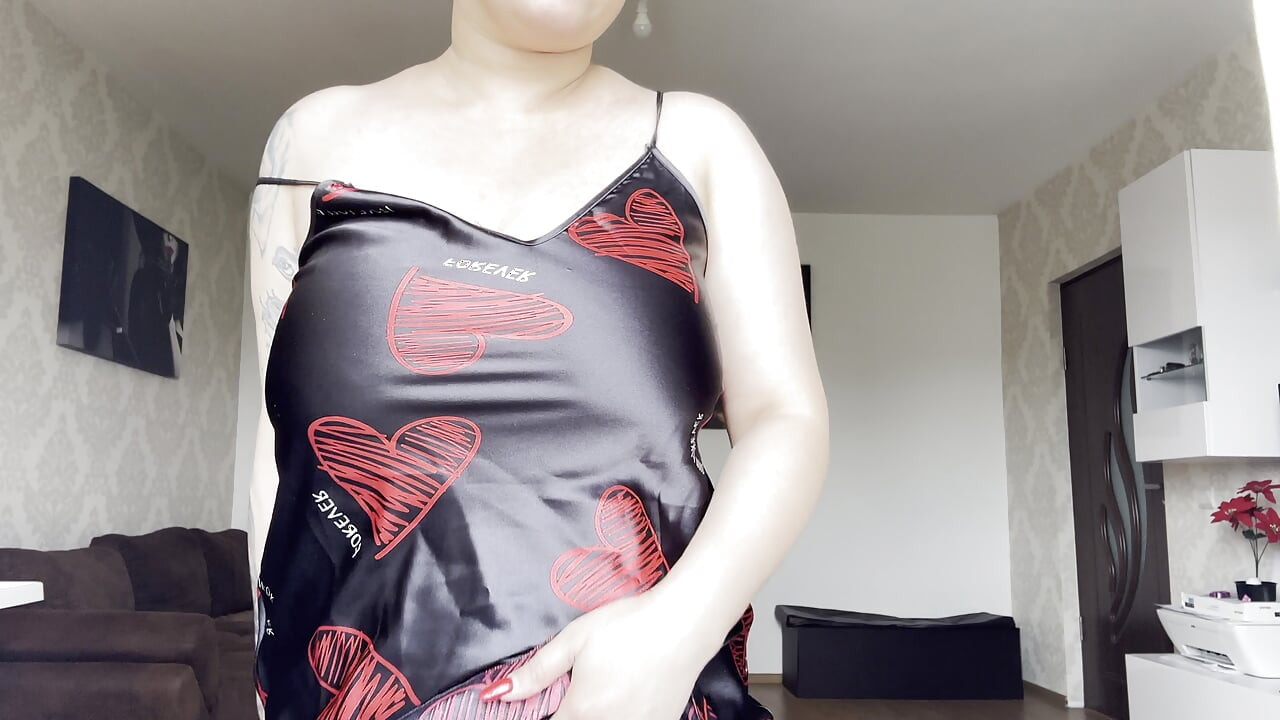 Busty blonde closeup play with big dildo and lick your screen