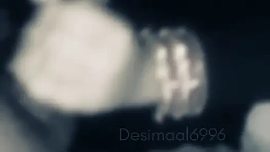 Zuzusehen, wie der arsch meiner stiefmutter mich angemacht hat, also brachte ich sie, mich zu wichsen
