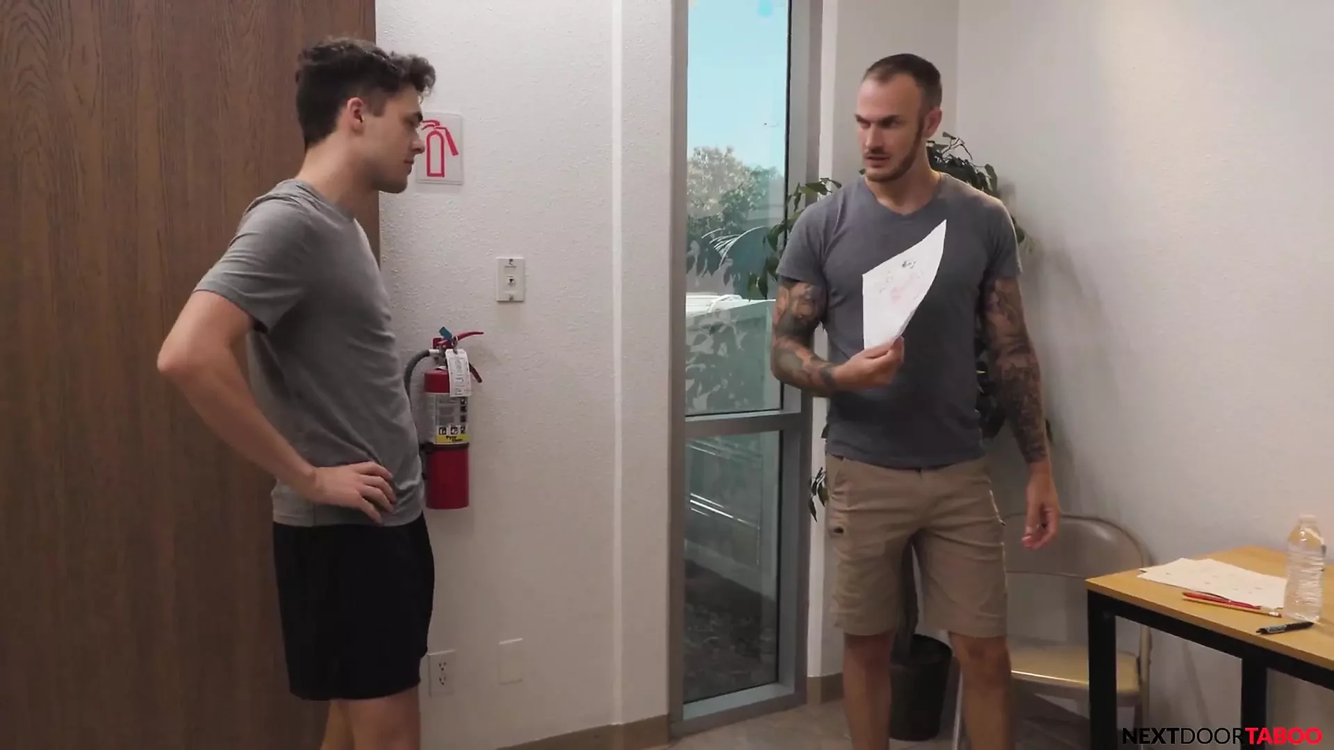 Nextdoorstudios coincée avec son beau-père