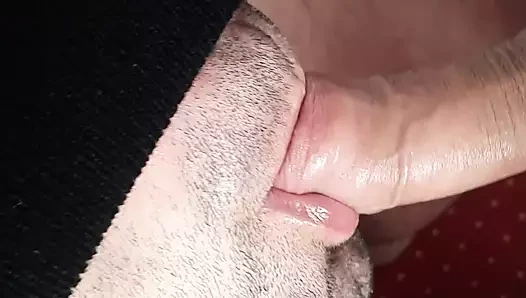 恋人のペニスをしゃぶる。
