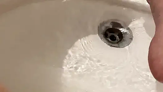 Sie kann nicht aufhören, sich mit den fingern zu ficken. Squirting-zeit