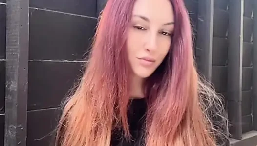 Artemisia si tante seksi italia dengan toket besar suka fetish rambut panjang di luar ruangan