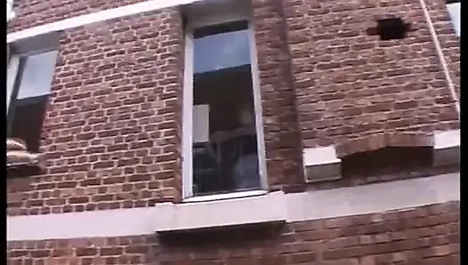 Büyük memeli zenci ve Alman bebek dörtlü sekste birlikte sikiliyor