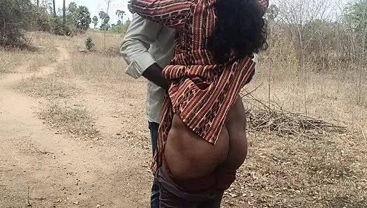 Married housewife enjoying outdoor fuck