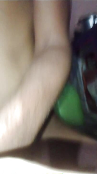 Desi bhabhi ko land munh mein dekhkar chut faadi
