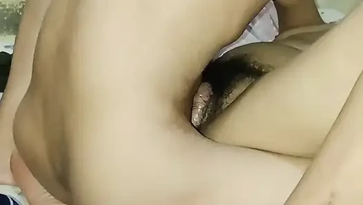 Pulen!!! Ibu warung yang sudah lama menjanda