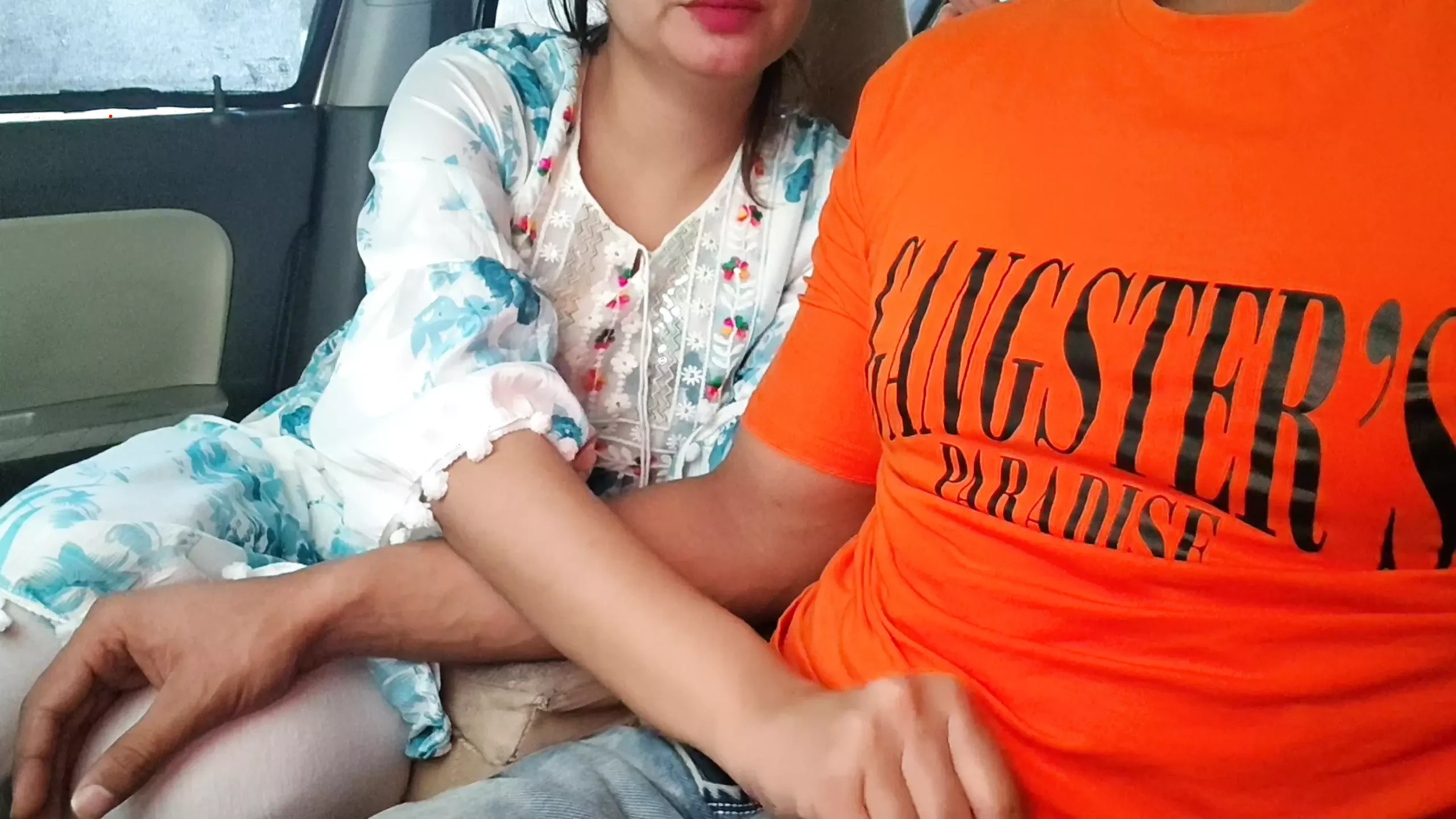 Cute Desi Indian Beautiful Saara Bhabhi Gets Fucked with Huge Dick in car outdoor risky