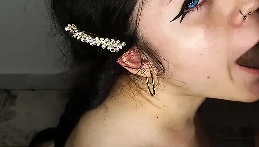 Versaute und geile puppe will sperma schlucken - amateur-blowjob