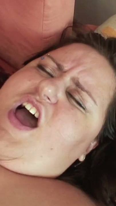 Unbelievable fat girl gets a huge facial from new neighbor | Clip 3