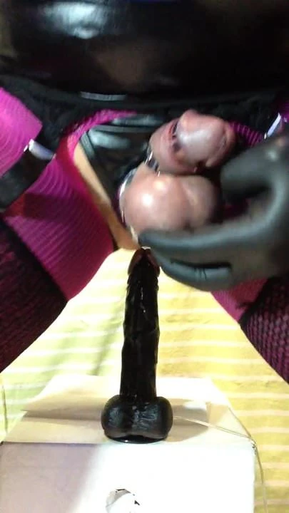 SISSY BITCH FUCKING DILDO
