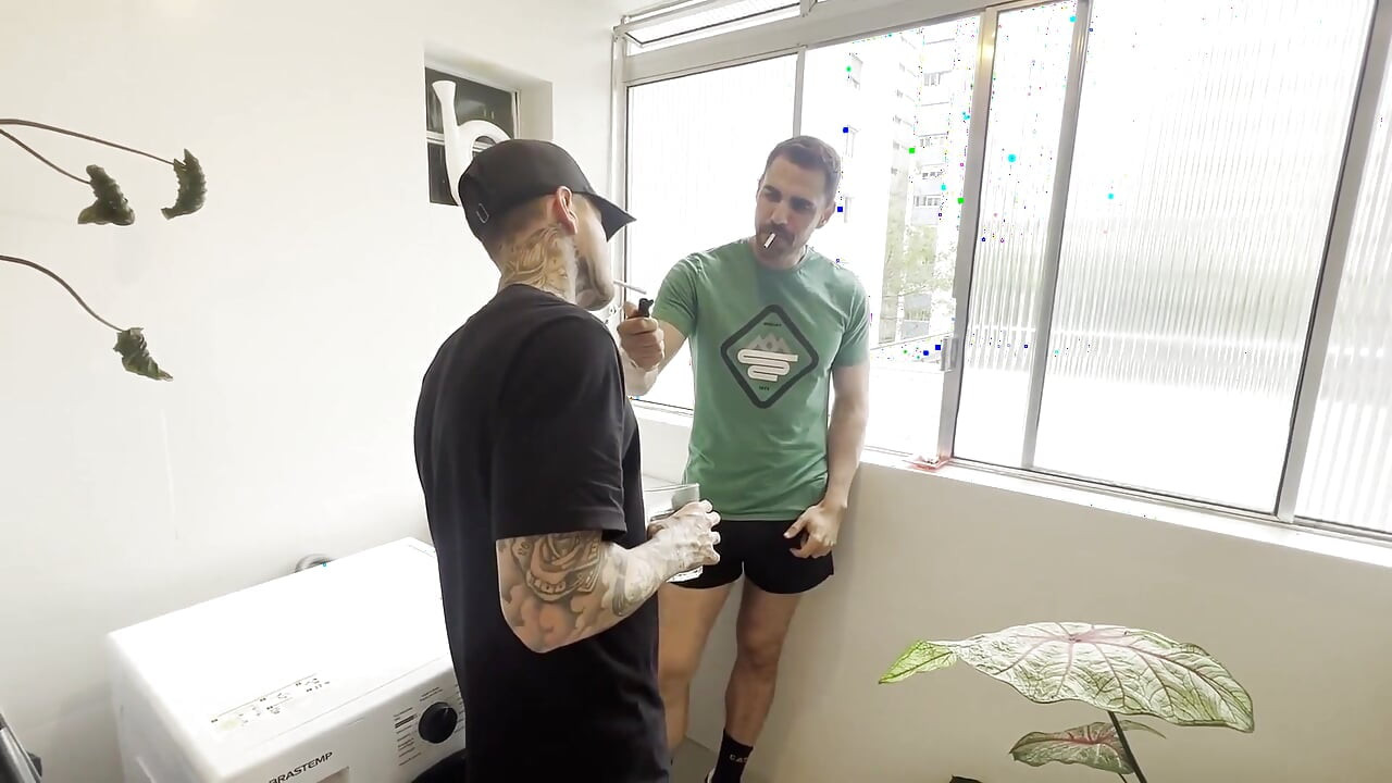 Kyle Fox Takes Erick Diaz Giant Cock