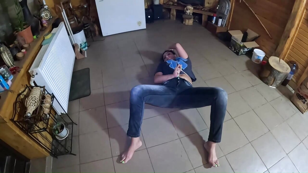 Face-fucking and Cum Play While Wearing Tight Jeans 284- Preview