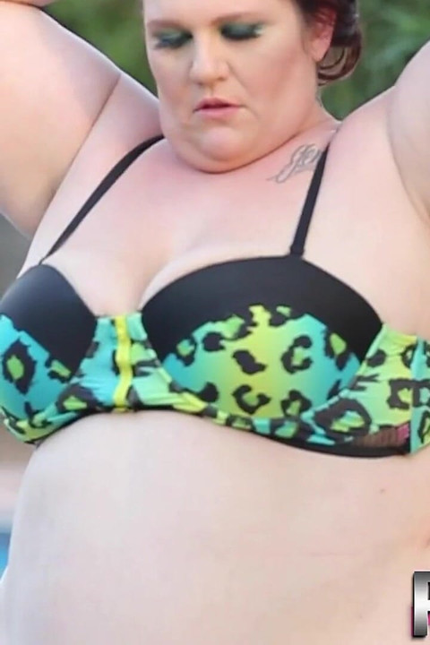 SSBBW Princess Gemini Sucks and Fucks at the Pool