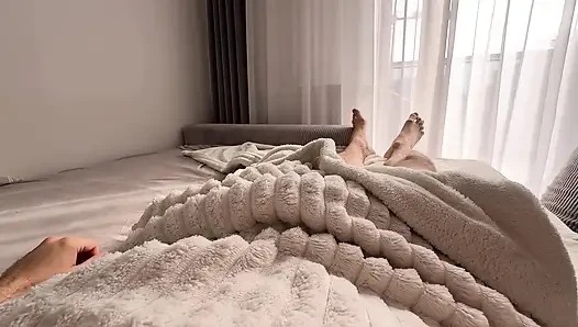 Istri seksi ini bantuin aku crot lagi.